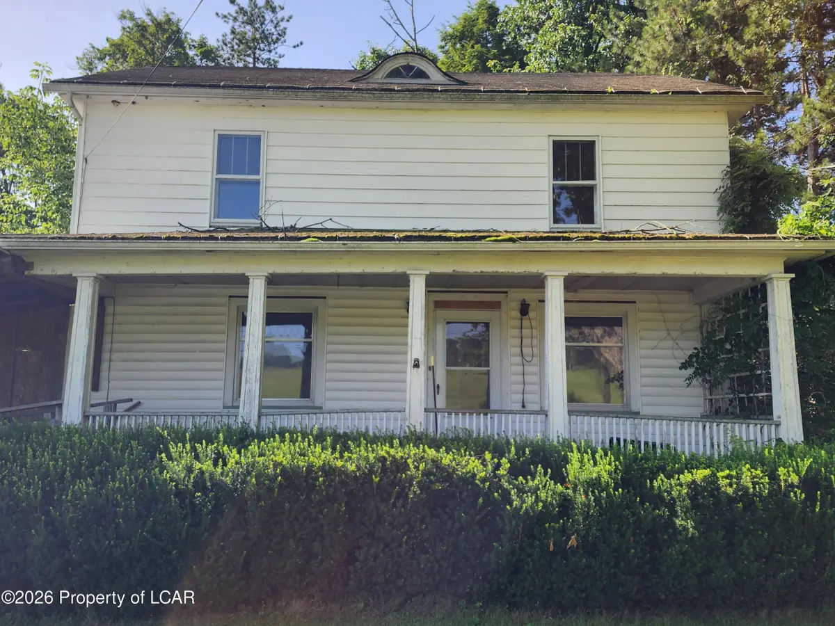 516 Hunlock Harveyville Road, Shickshinny in Shickshinny
