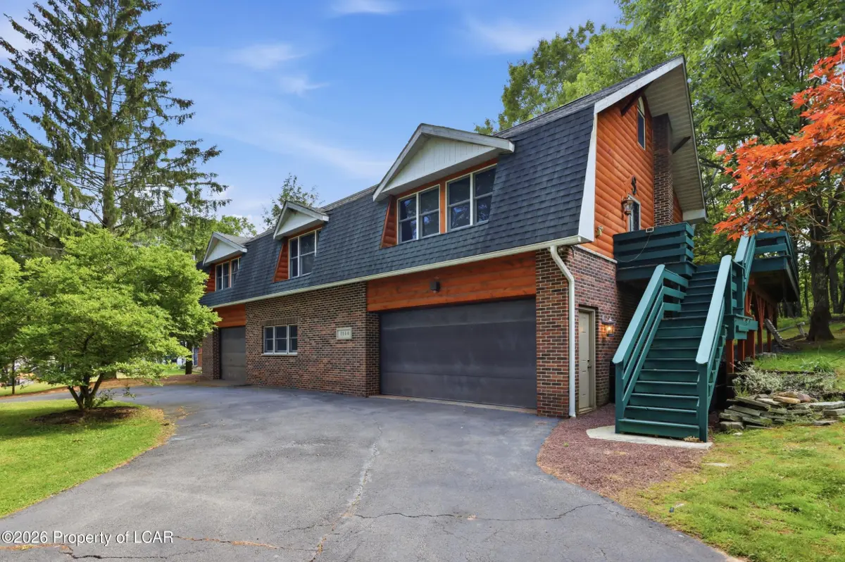 1584 W Mountain Lake Drive, Bear Creek Village - 4 bed - 3 bath - 2,834 SF