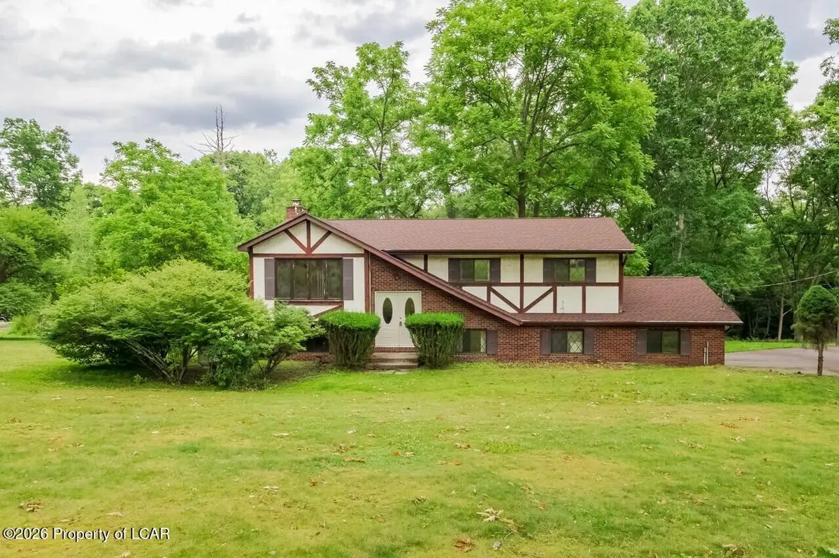 17 Main Road, Shickshinny in Shickshinny