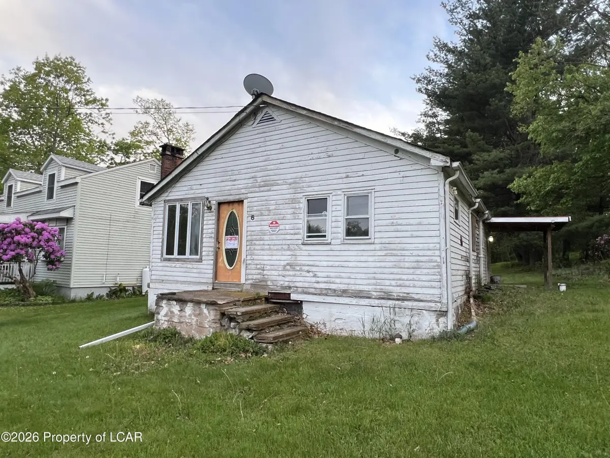 6 Snyders Lane, Mountain Top in Mountain Top