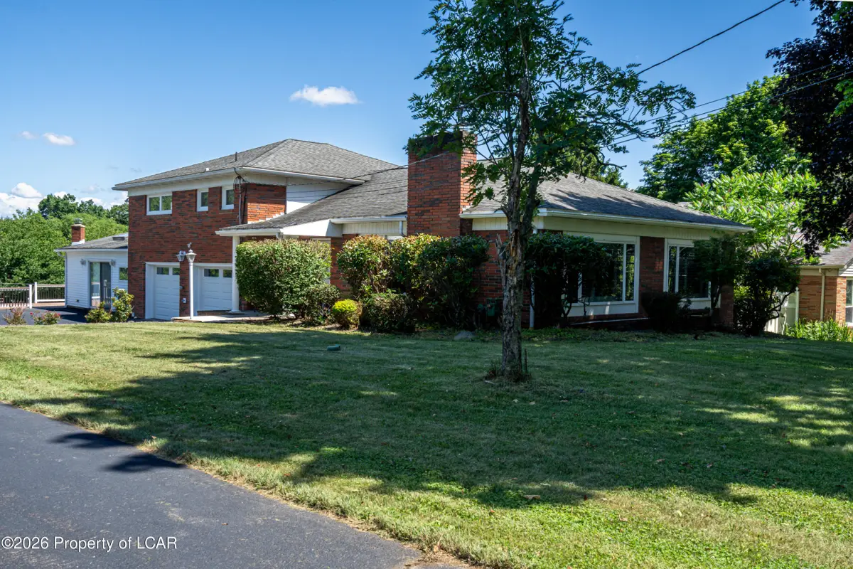 361 Upper Demunds Road, Dallas - 3 bed - 4 bath - 3,364 SF
