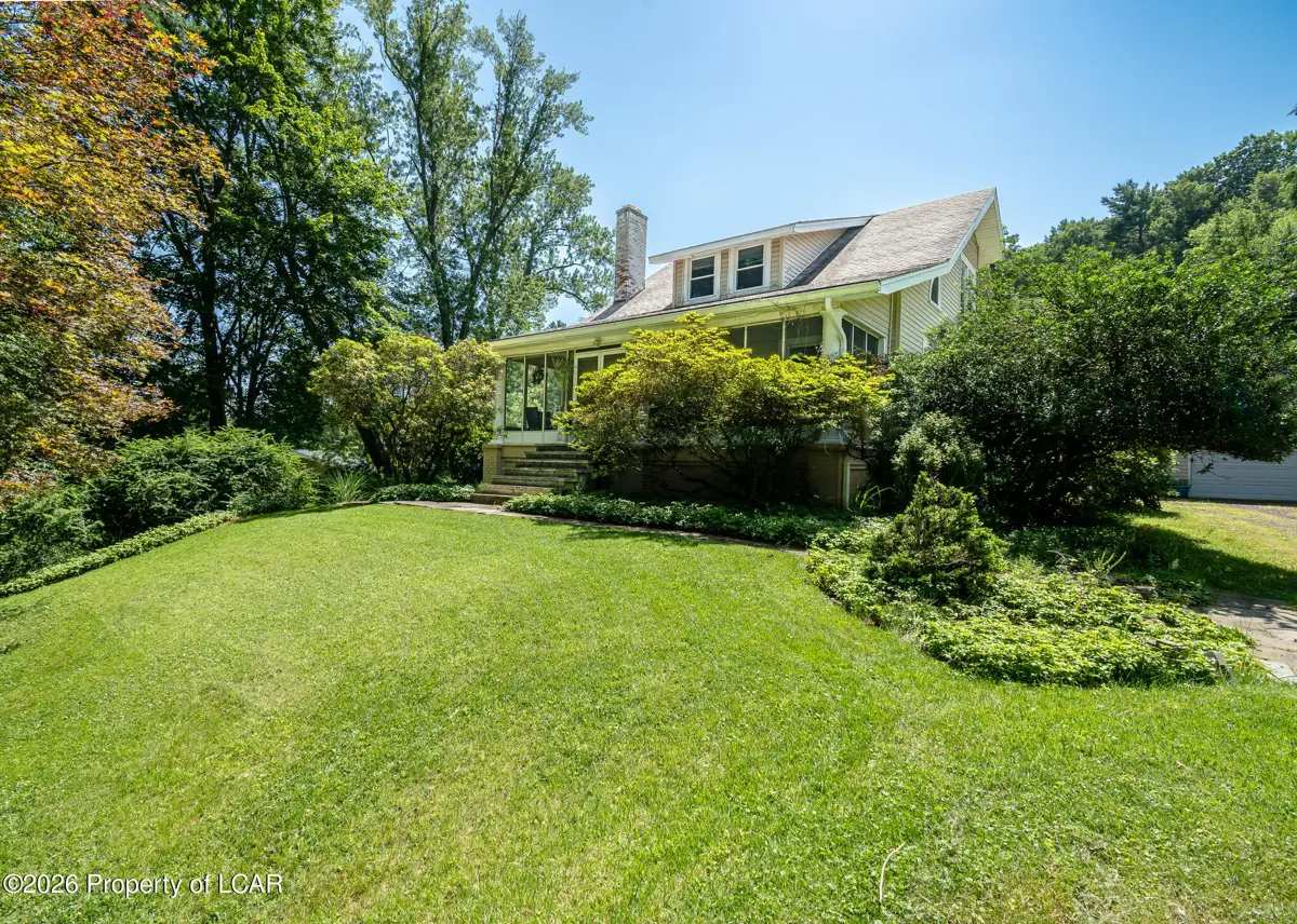 79 S Pioneer Avenue, Trucksville - 4 bed - 3 bath - 2,986 SF