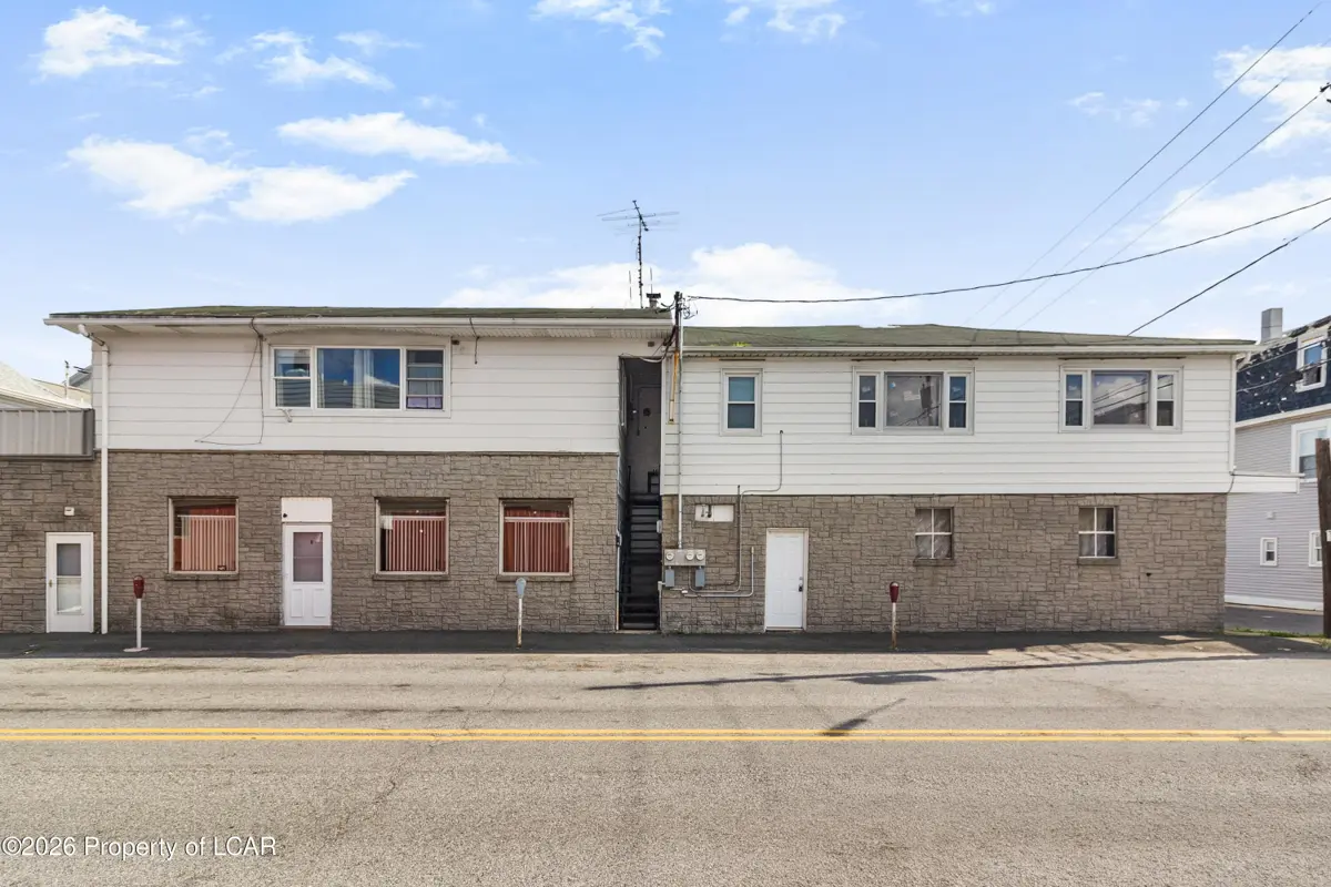 8 W Blaine Street, McAdoo - 3 bath - 2,865 SF