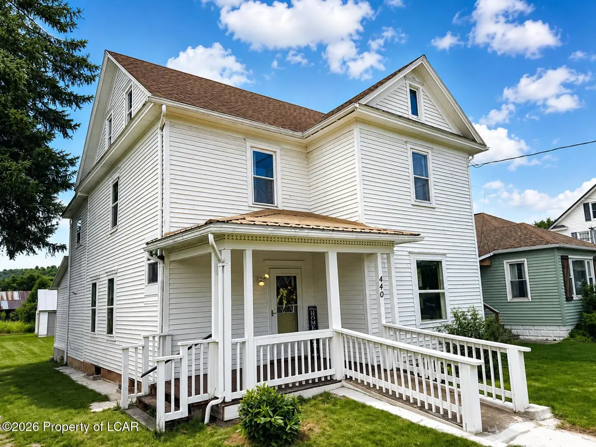 440 3rd Street, Benton - 4 bed - 2 bath - 2,050 SF