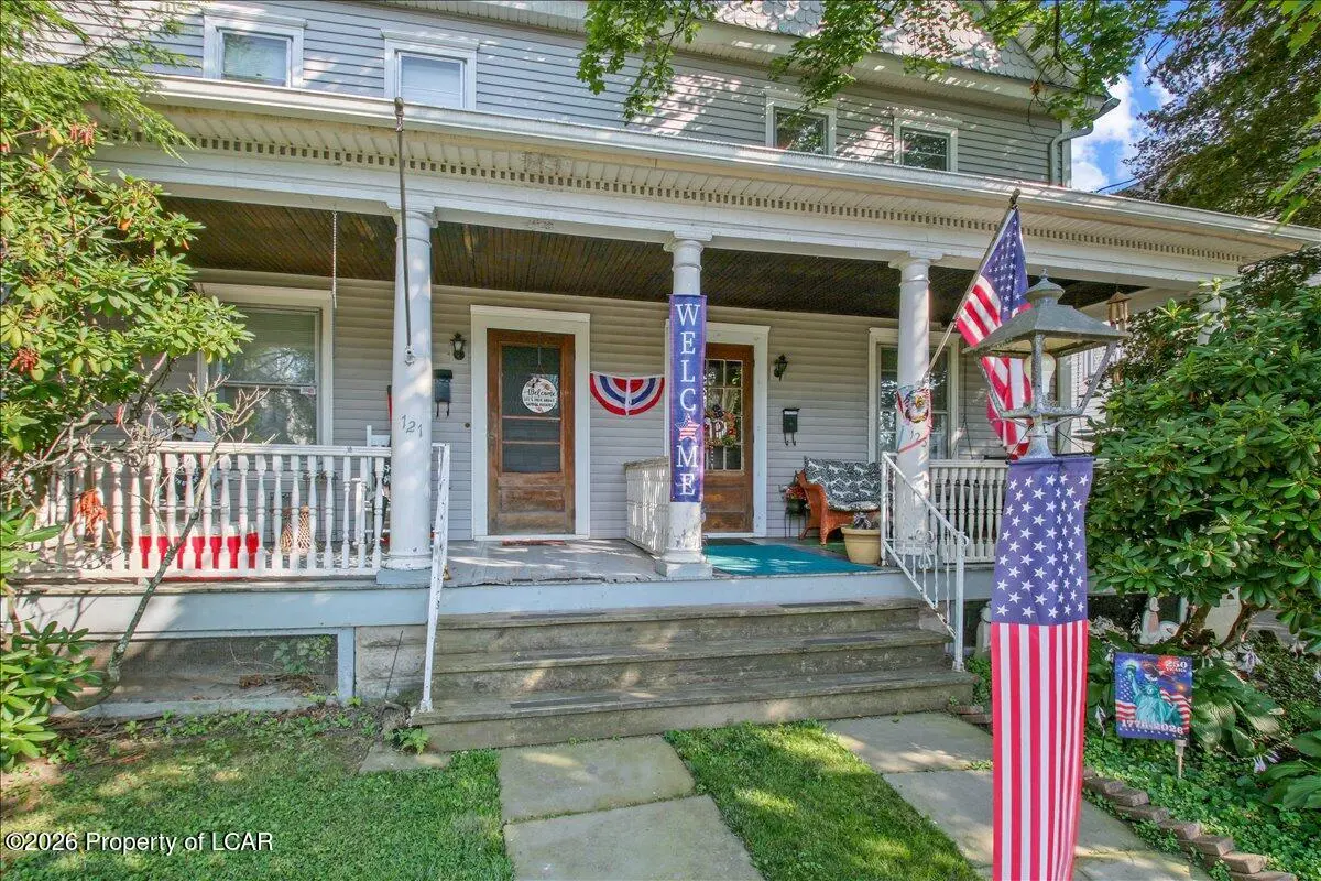 121 Warren Street, West Pittston in West Pittston