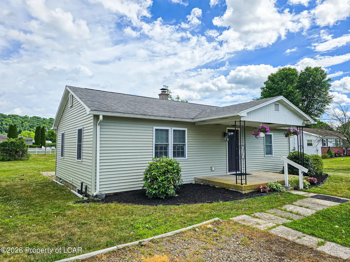 220 E 7th, Mifflinville in Mifflinville