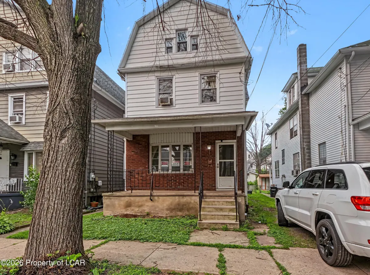 31 Oak Street, Wilkes-Barre - 3 bed - 1 bath - 1,932 SF