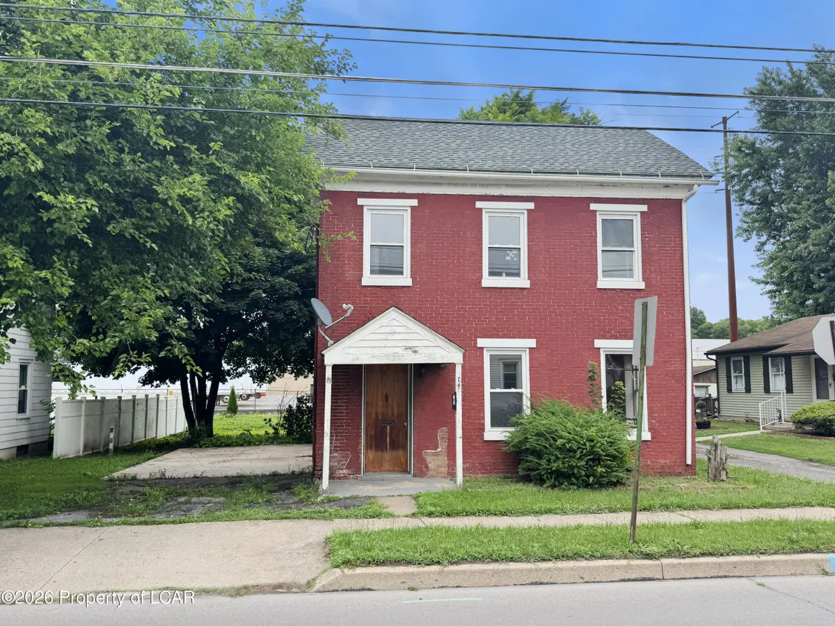 819 E Market Street, Danville - 3 bed - 1 bath - 1,584 SF