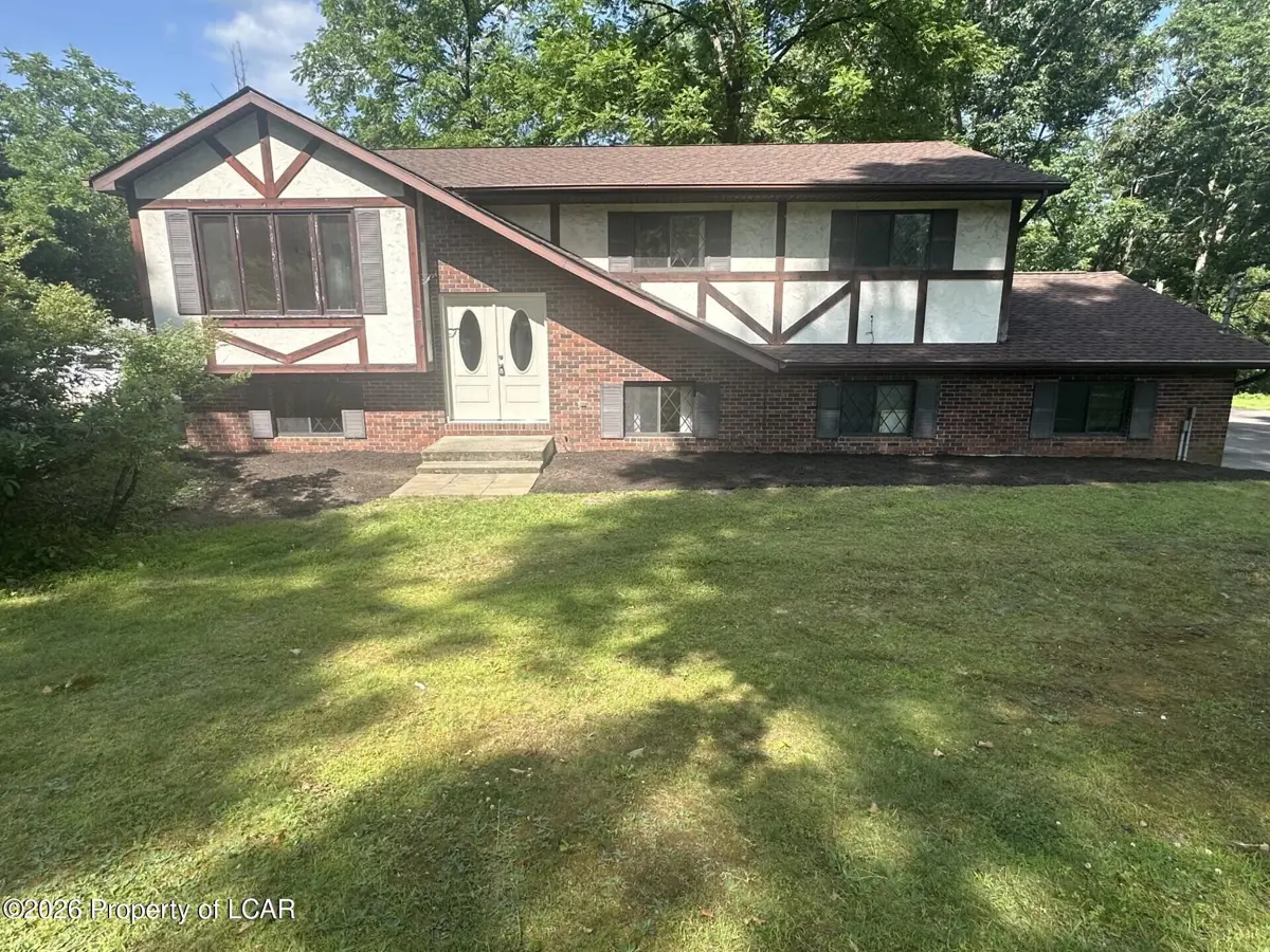 17 Main Road, Shickshinny - 4 bed - 2 bath - 2,110 SF
