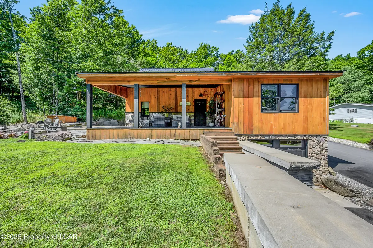 16 Colvin Road, Dalton - 3 bed - 3 bath - 2,030.77 SF