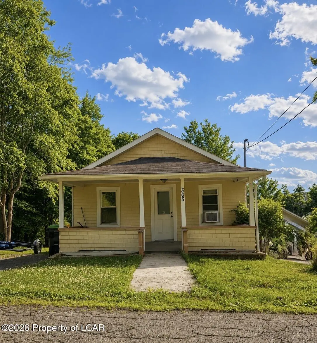 365 Ridge Avenue, Harveys Lake in Harveys Lake
