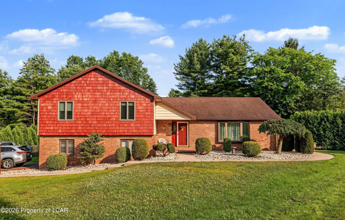 110 Eastview Circle, Sugarloaf - 4 bed - 3 bath - 3,600 SF