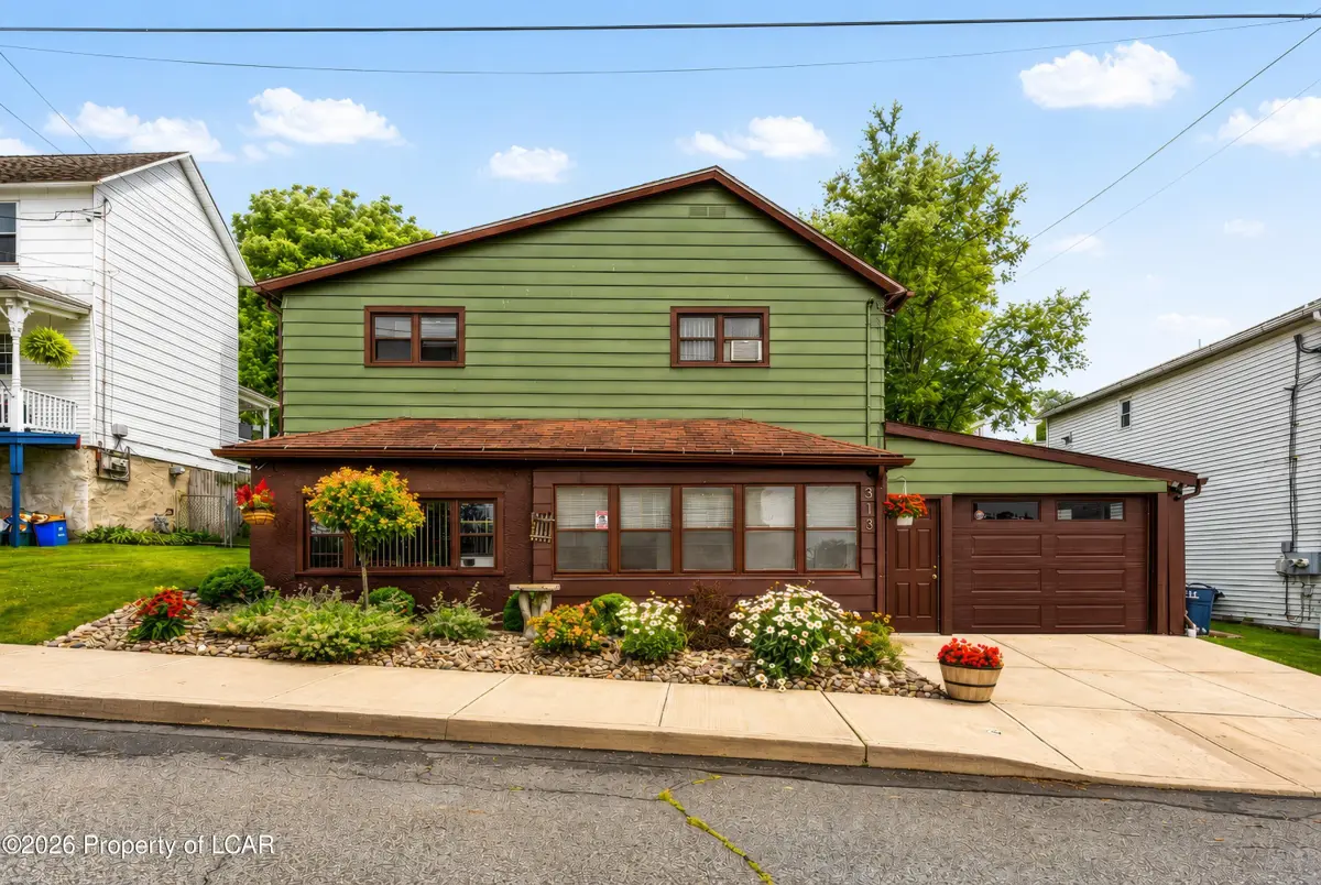 313 McLean Street, Dupont - 3 bed - 2 bath - 1,486 SF