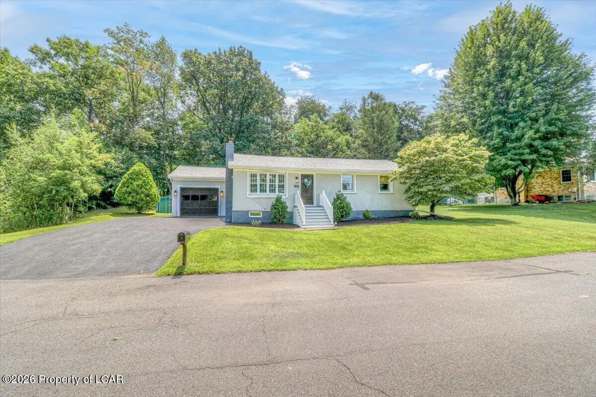 4 Para Drive, Jenkins Township in Jenkins Township