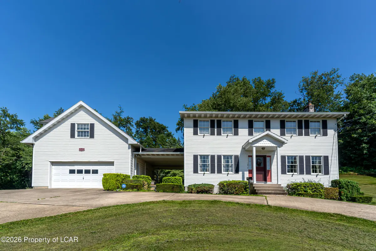 100 Perkins Street, Plains - 4 bed - 3 bath - 3,116 SF