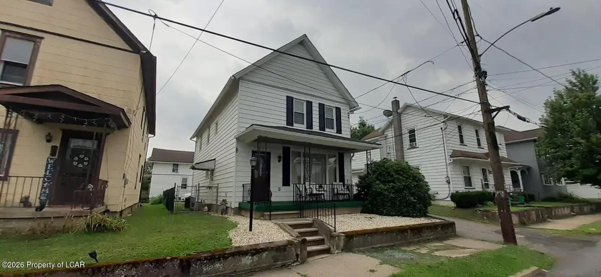 17 Washington Street, West Pittston - 3 bed - 2 bath - 1,610 SF