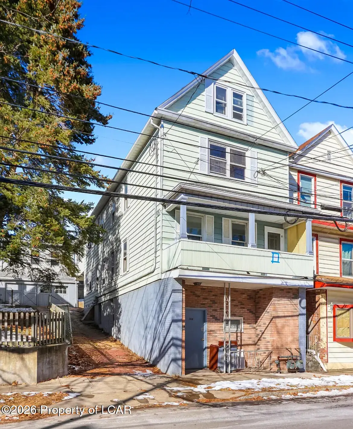 746 N Washington Street 1, Wilkes-Barre - 3 bed - 2 bath - 1,573 SF