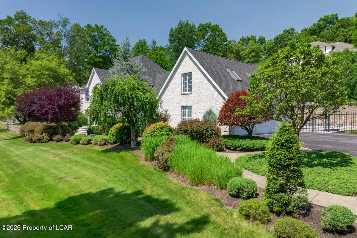 550 Lantern Hill Road, Shavertown - 5 bed - 5 bath - 5,392 SF