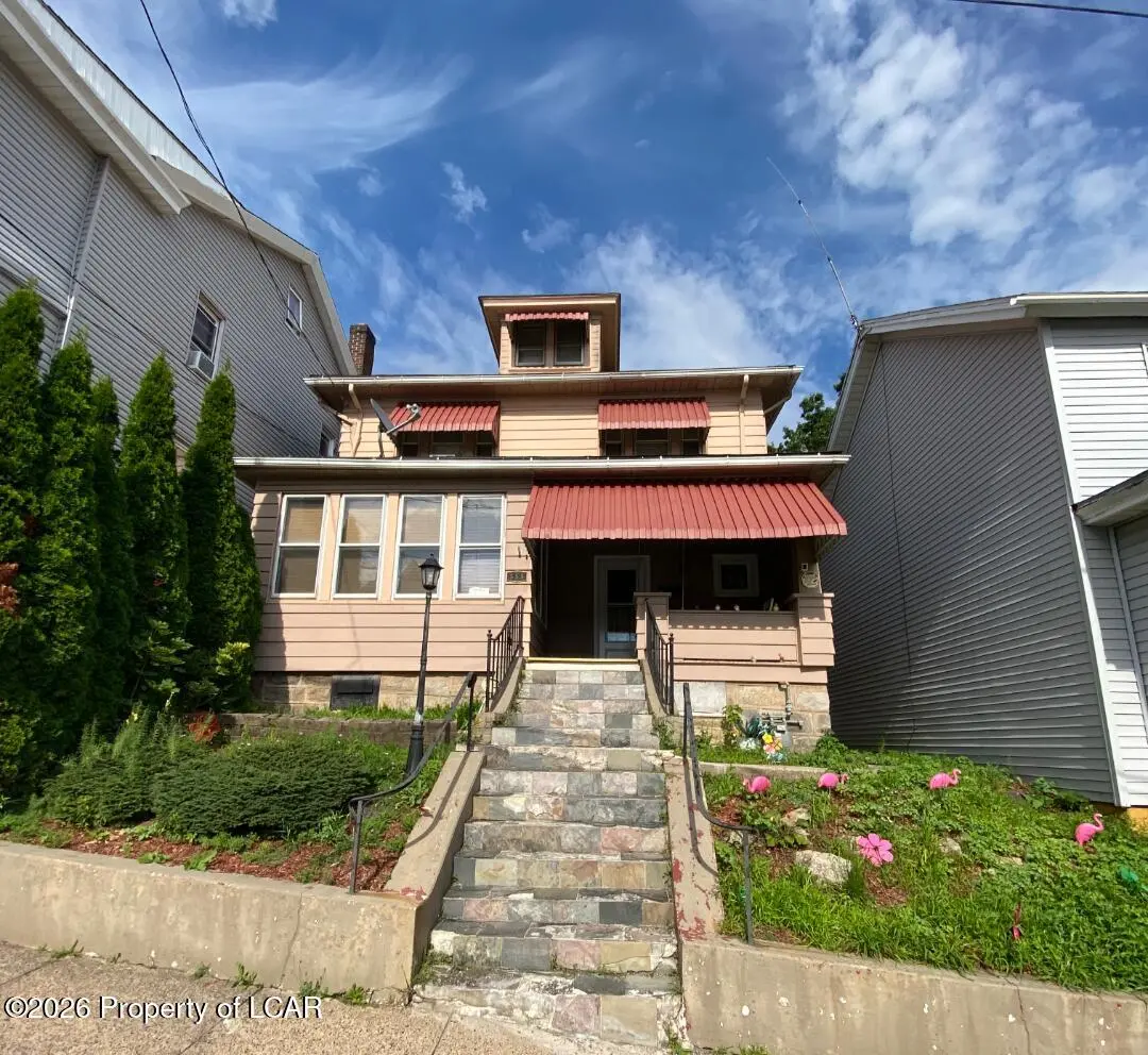 555 N Wyoming Street, Hazleton - 4 bed - 3 bath - 1,592 SF