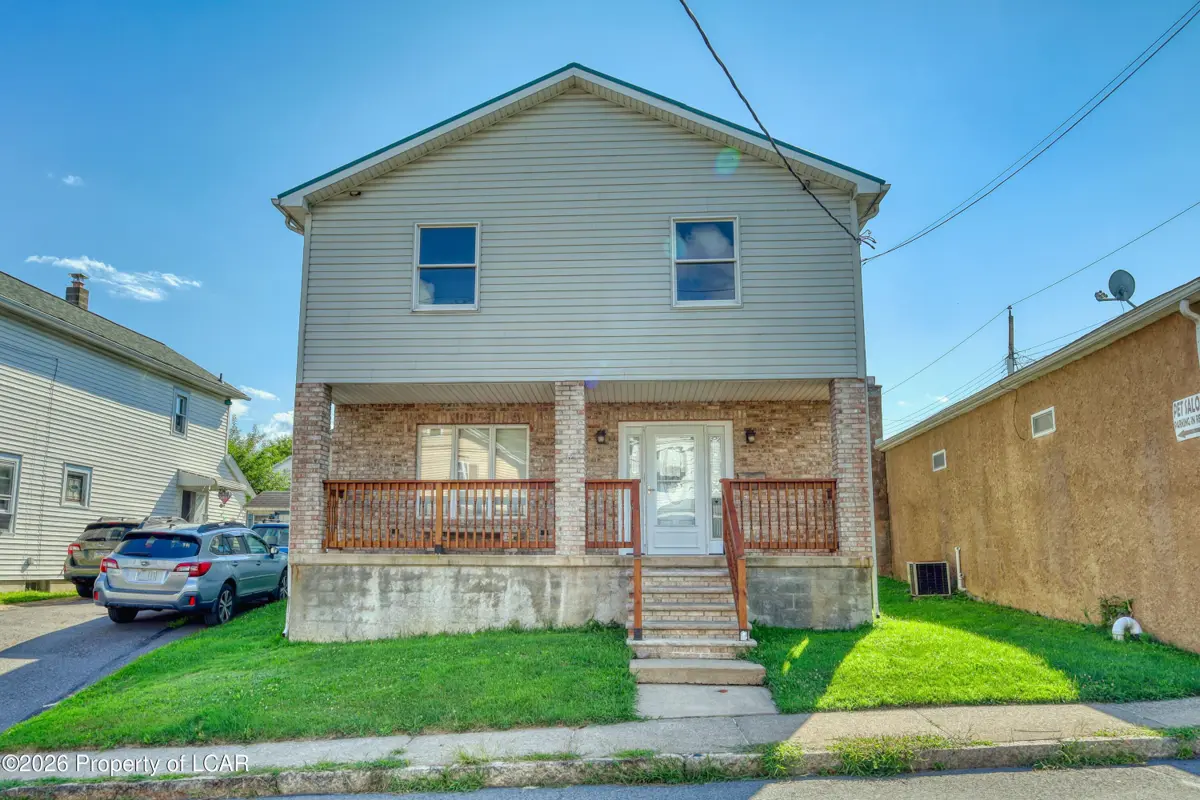79 Davenport Street, Plymouth - 4 bed - 2 bath - 1,768 SF