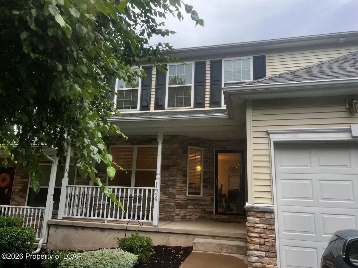 124 S Chestnut Road, Drums - 3 bed - 3 bath - 1,835 SF