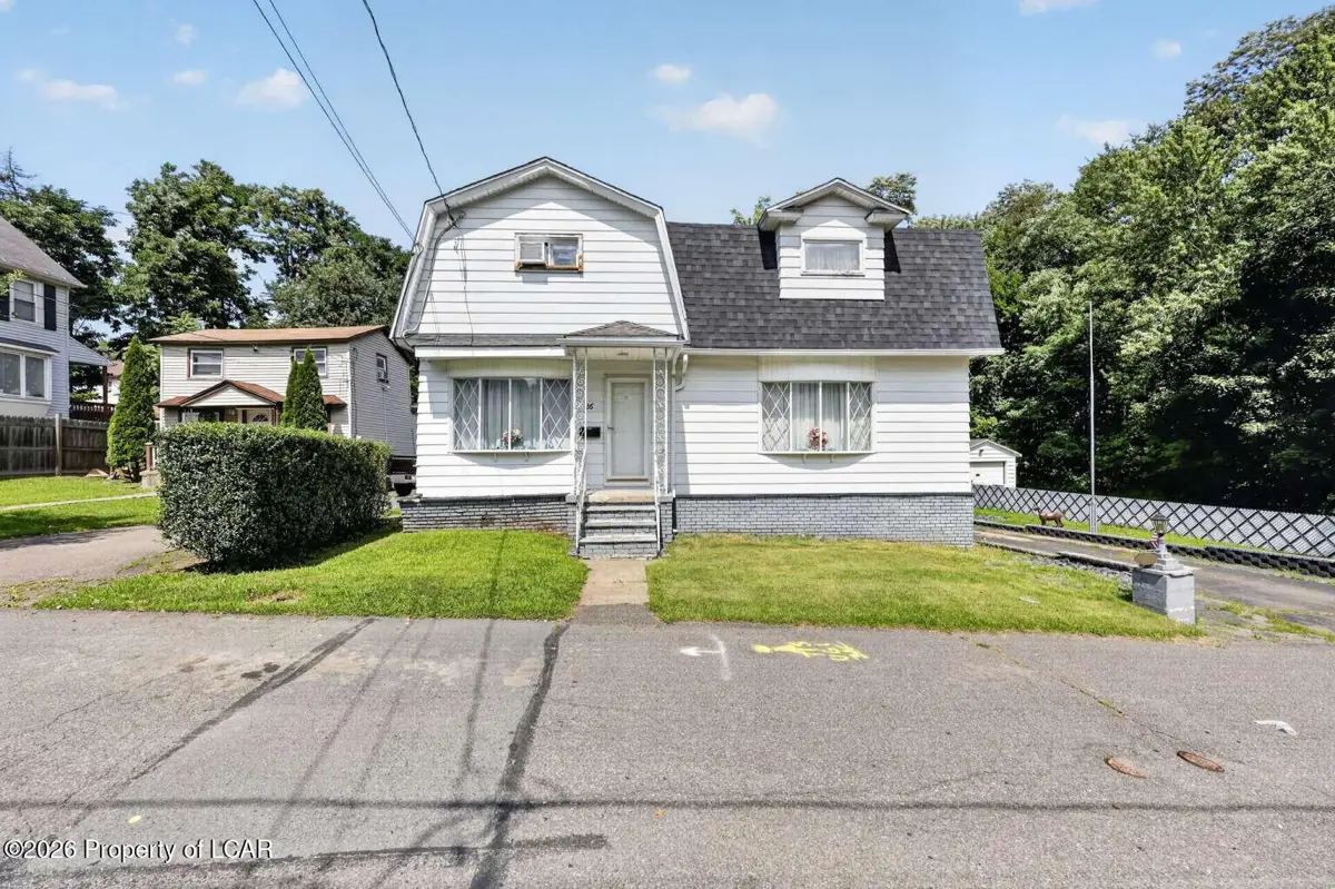 26 Crow Street, Plains - 3 bed - 2 bath - 2,320 SF