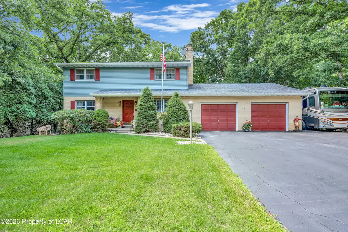132 N Providence Road, Hazle Township - 4 bed - 4 bath - 2,976 SF