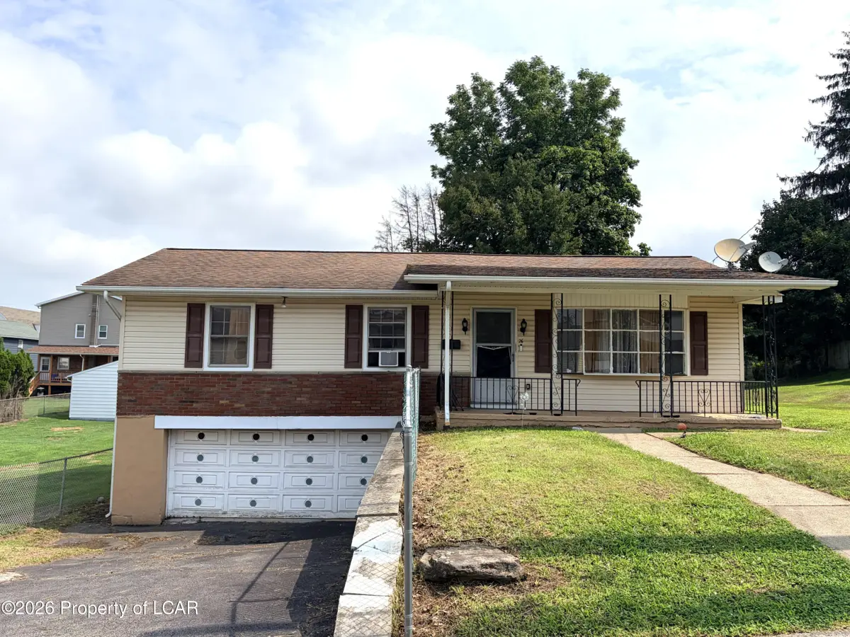 26 Fall Street, Ashley in Ashley