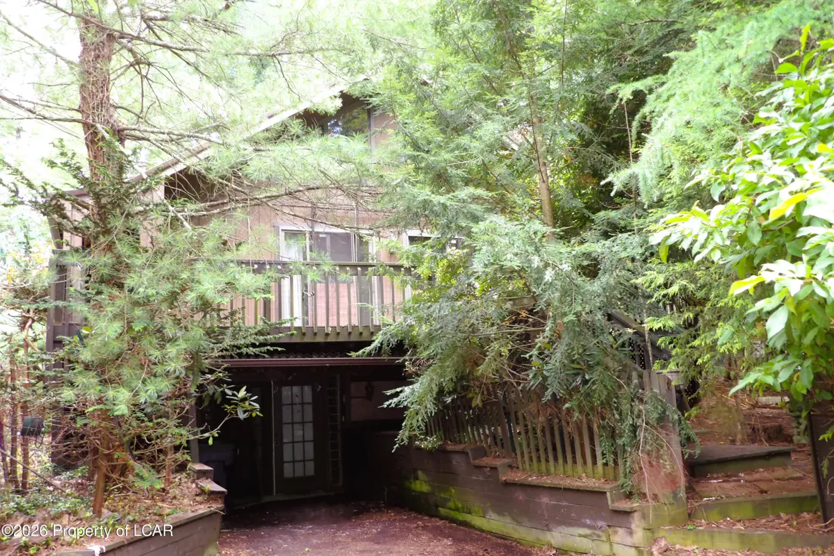 253 Four Seasons Drive, Drums - 2 bed - 2 bath - 2,165 SF