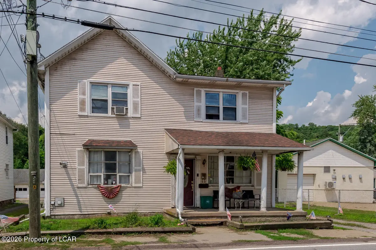 16 W Luzerne Avenue, Larksville - 4 bed - 2 bath - 2,081 SF