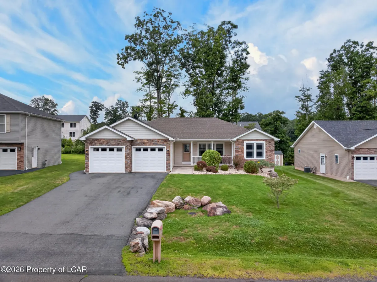 54 Woodcrest Avenue, Mountain Top - 3 bed - 2 bath - 1,655 SF