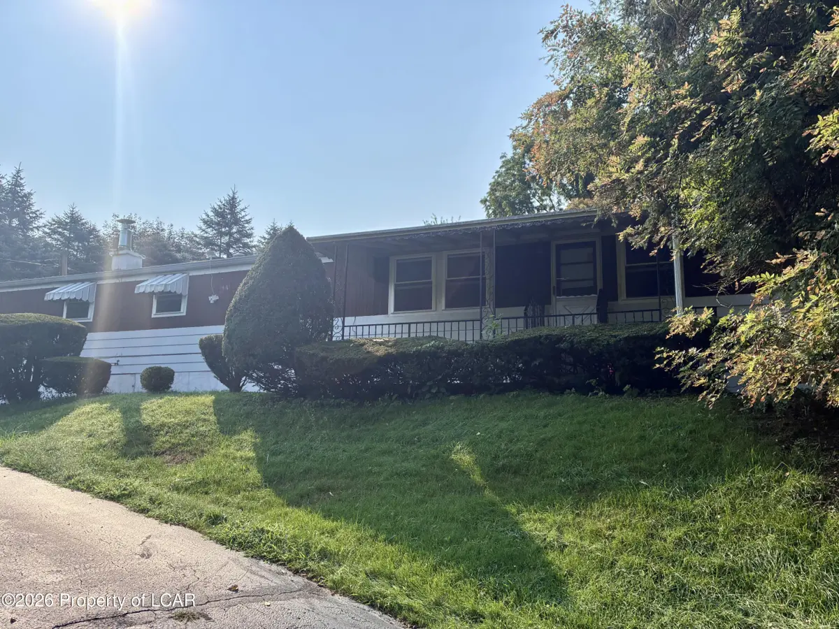 813 N Main Street, Wilkes-Barre - 1 bed - 1 bath - 832 SF