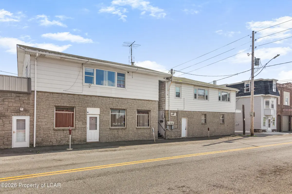 10 W Blaine Street, McAdoo in McAdoo