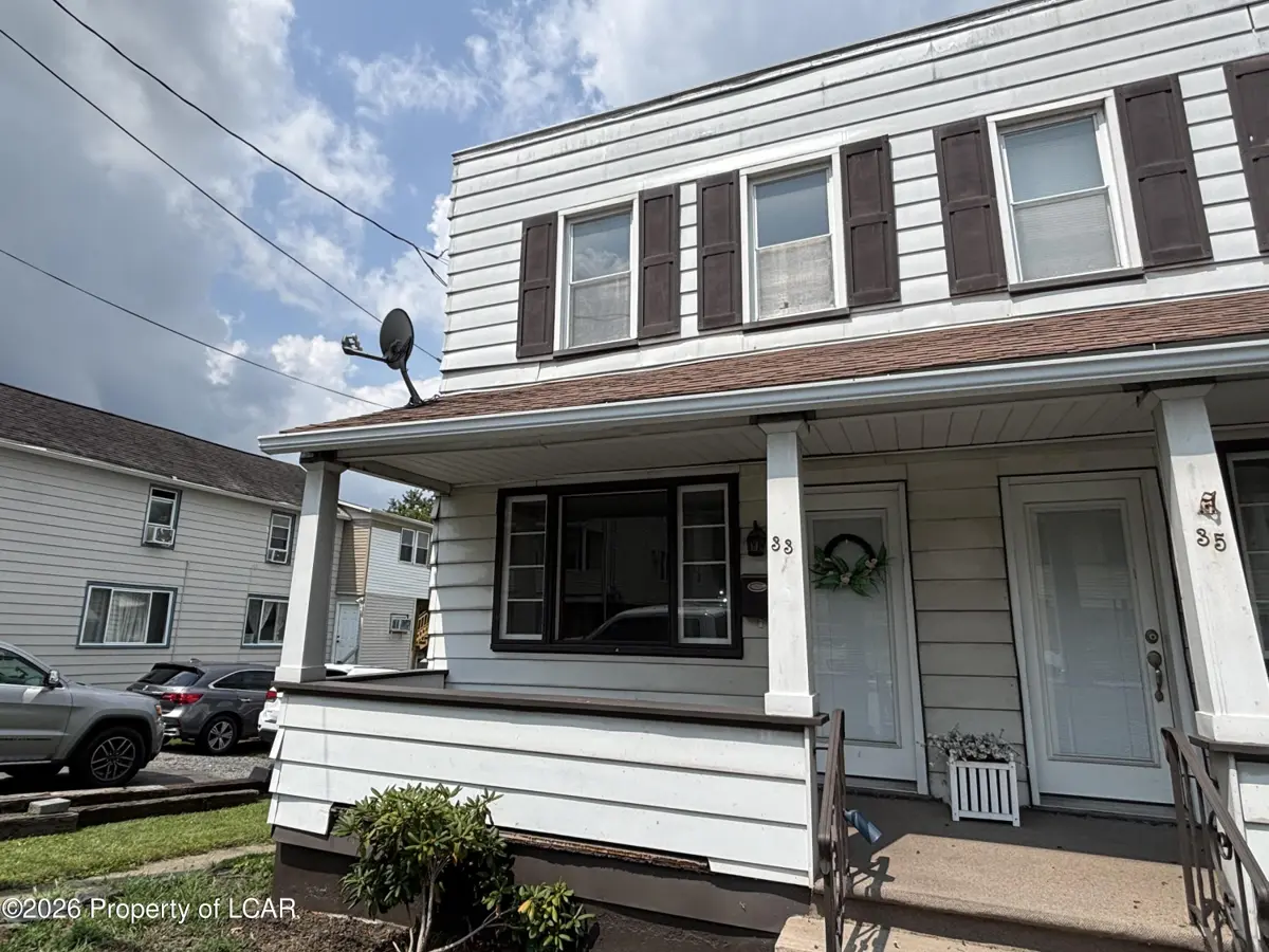 33 Warner Street, Plains in Plains