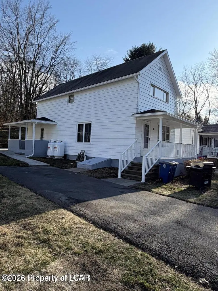 125 E Saylor Avenue, Wilkes-Barre - 3 bed - 1 bath - 1,462 SF