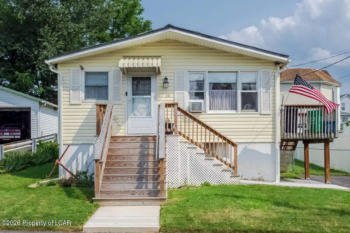 16 Bailey Street, Plains - 3 bed - 1 bath - 1,338 SF