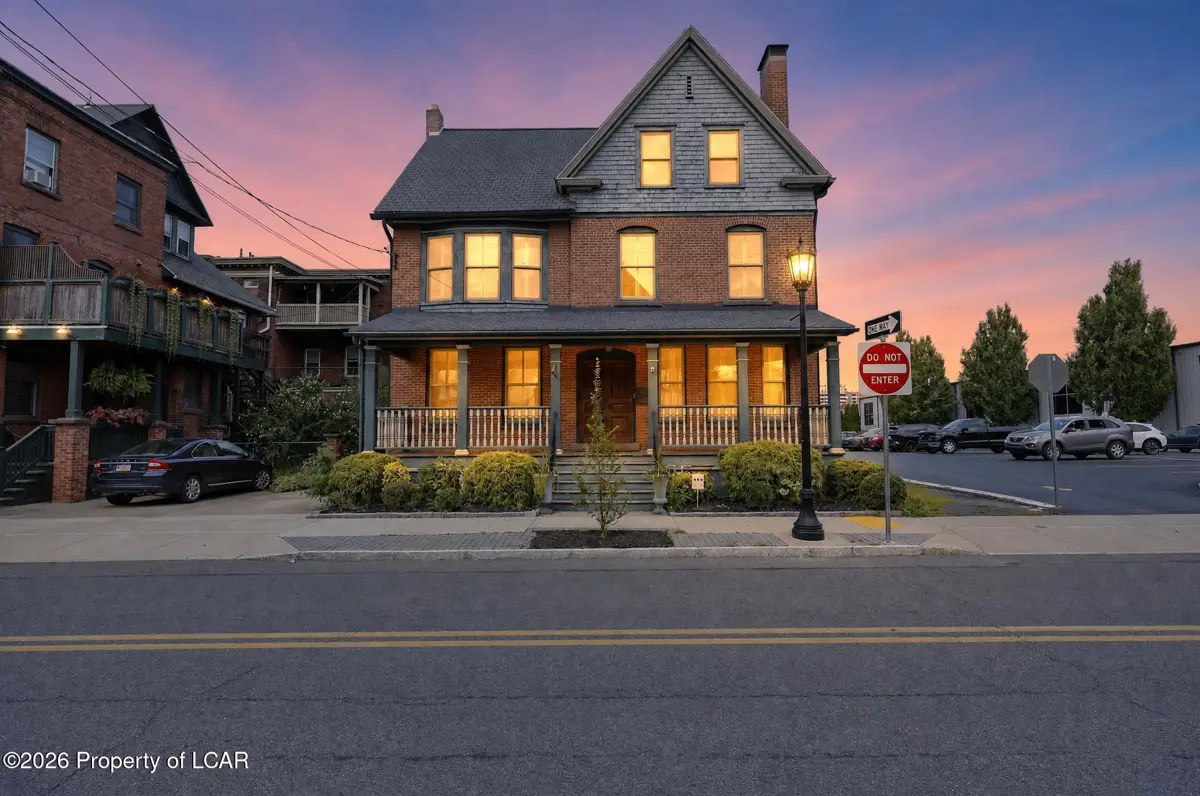 33 W South Street, Wilkes-Barre - 4 bed - 3 bath - 3,552 SF