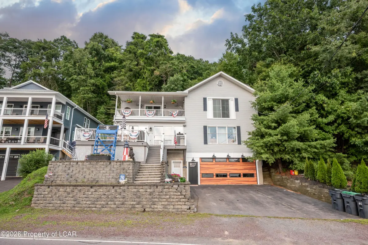 113 Lakeside Drive, Harveys Lake - 3 bed - 5 bath - 3,300 SF
