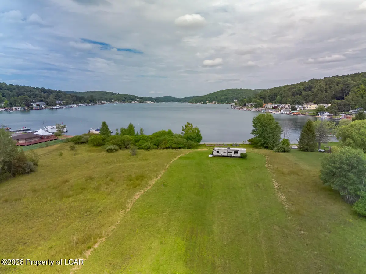 Lakeside Drive, Harveys Lake