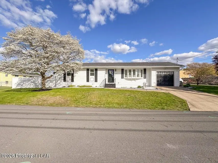 243L Inman Avenue, Hanover Township in Hanover Township