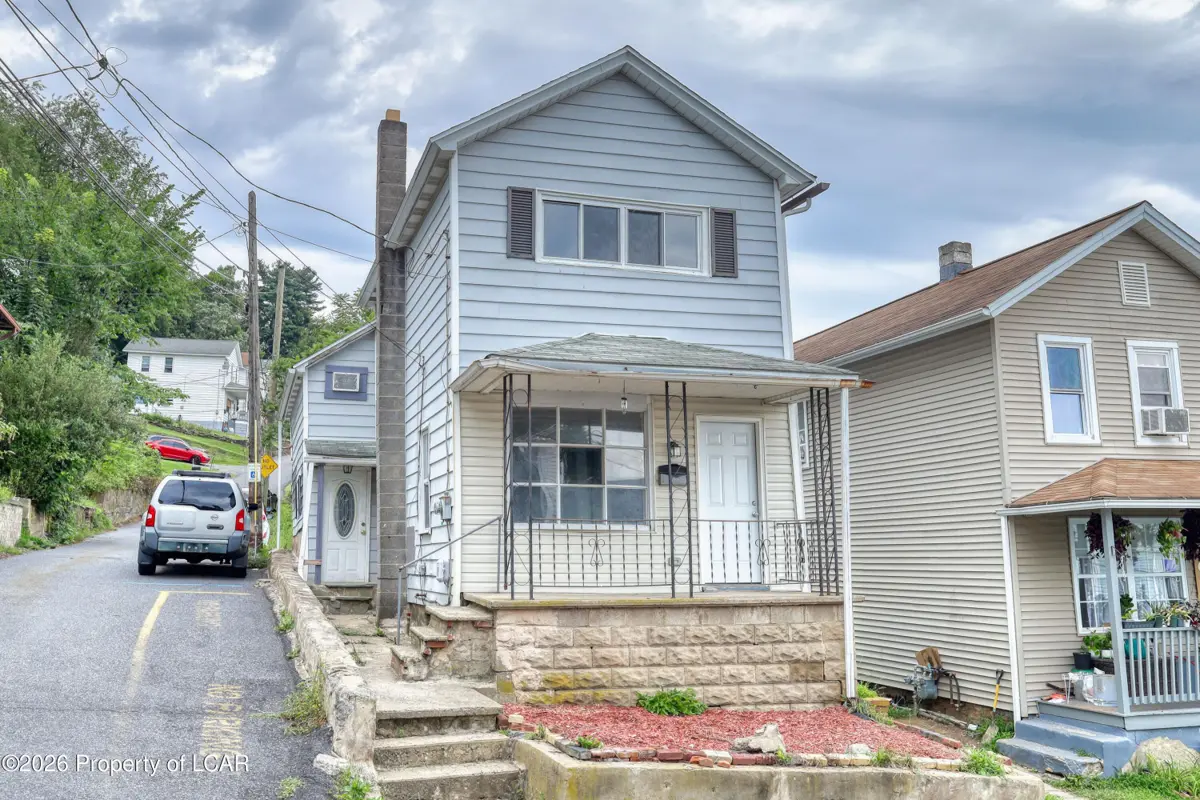 276 Gardner Street, Plymouth - 3 bed - 2 bath - 1,260 SF