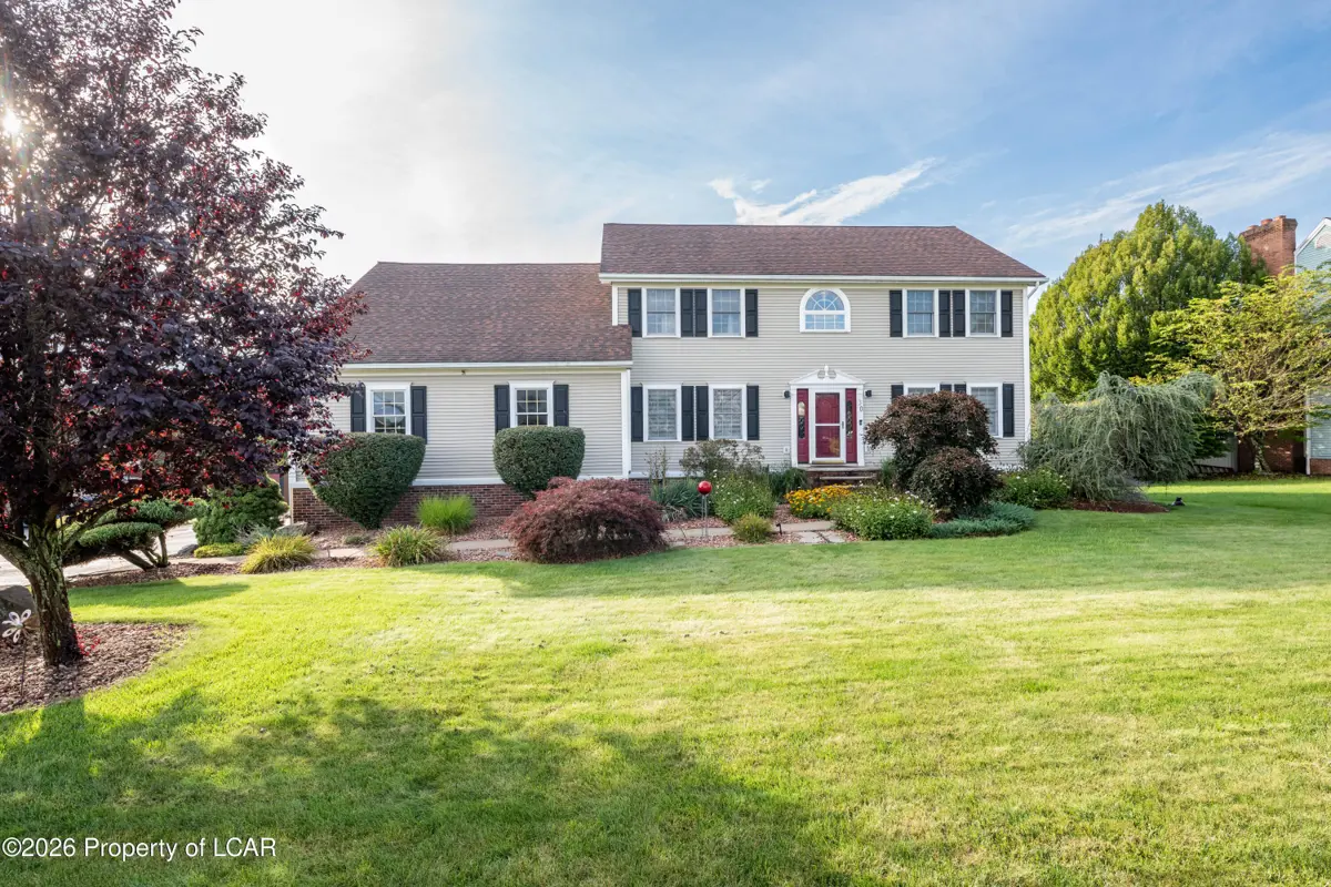 30 Genoa Lane, Shavertown - 4 bed - 3 bath - 3,800 SF