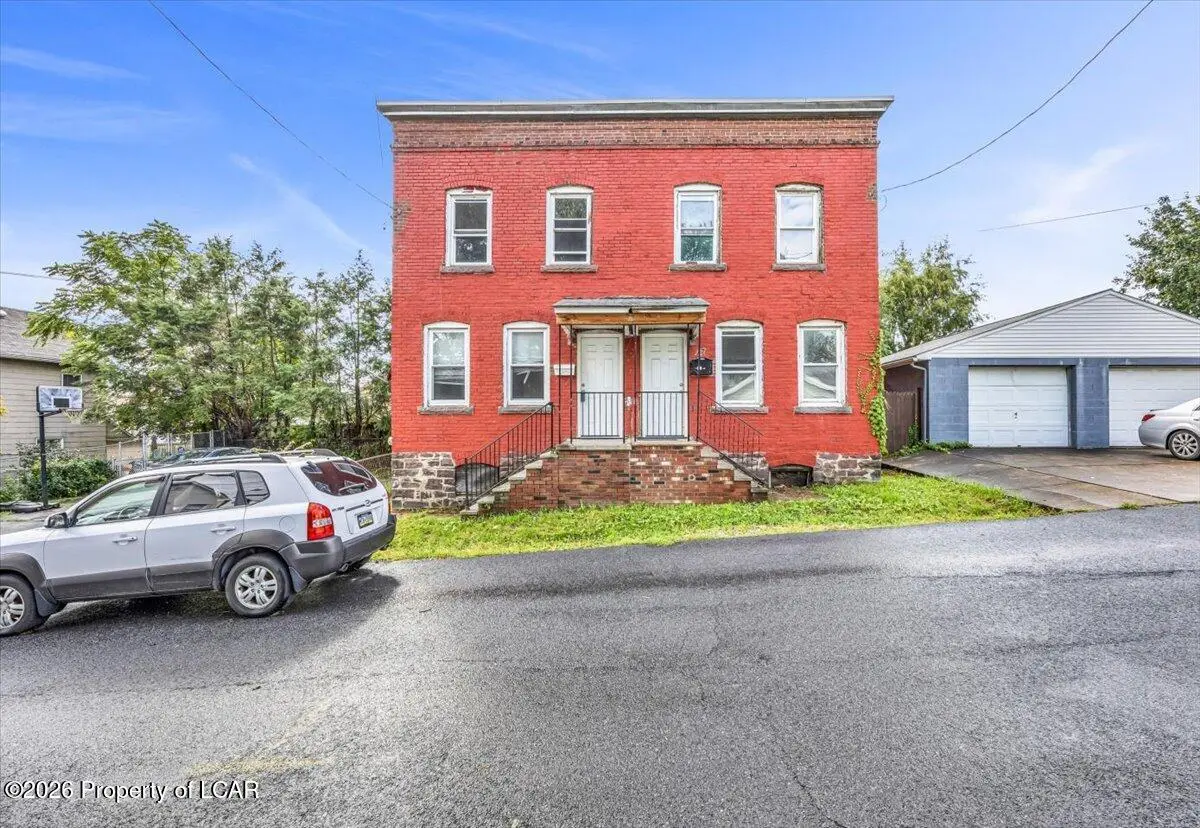 27-29 Oakwood Lane, Wilkes-Barre - 2,560 SF