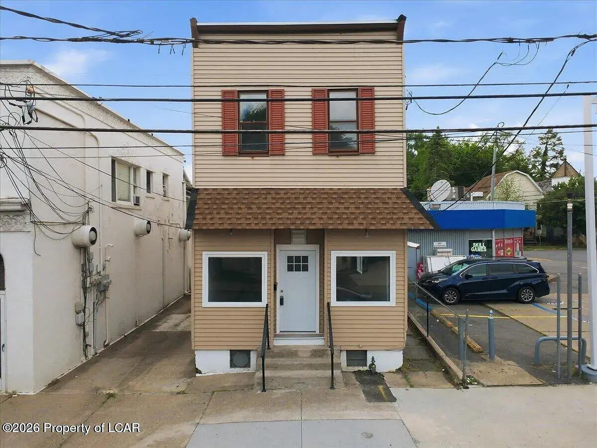 13 Carey Avenue, Wilkes-Barre - 1,700 SF