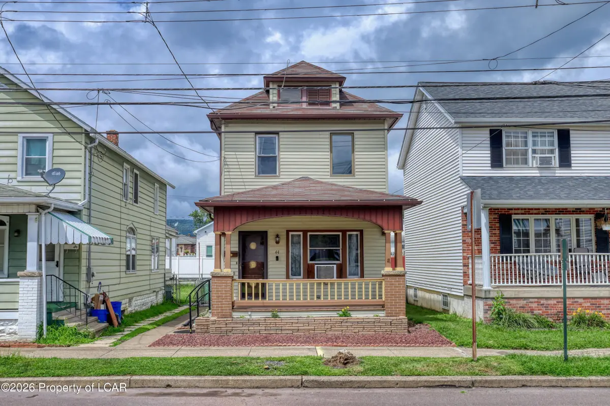 44 W Grand Street, Nanticoke - 3 bed - 1 bath - 1,504 SF