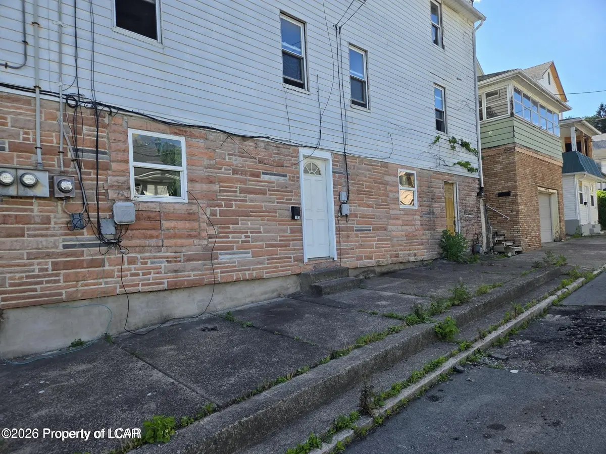 143 Orchard Street, Plymouth - 1 bed - 1 bath - 520 SF