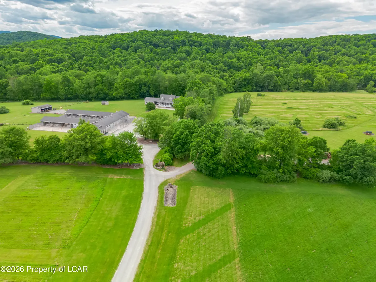 175 Decoverly Lane, Falls - 4 bed - 4 bath - 2,700 SF