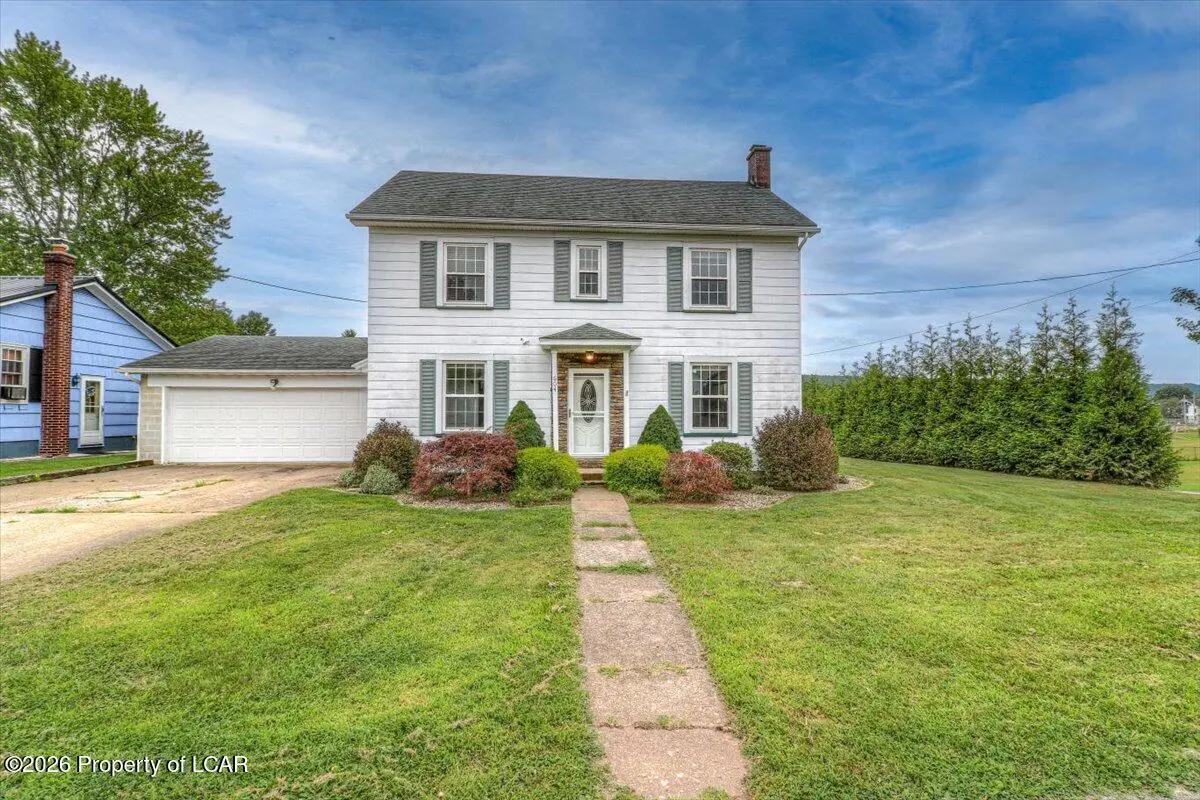 604 E 2nd Street, Weatherly - 3 bed - 2 bath - 1,408 SF