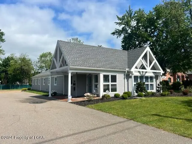 389 Wyoming Avenue, Wyoming - 3,000 SF