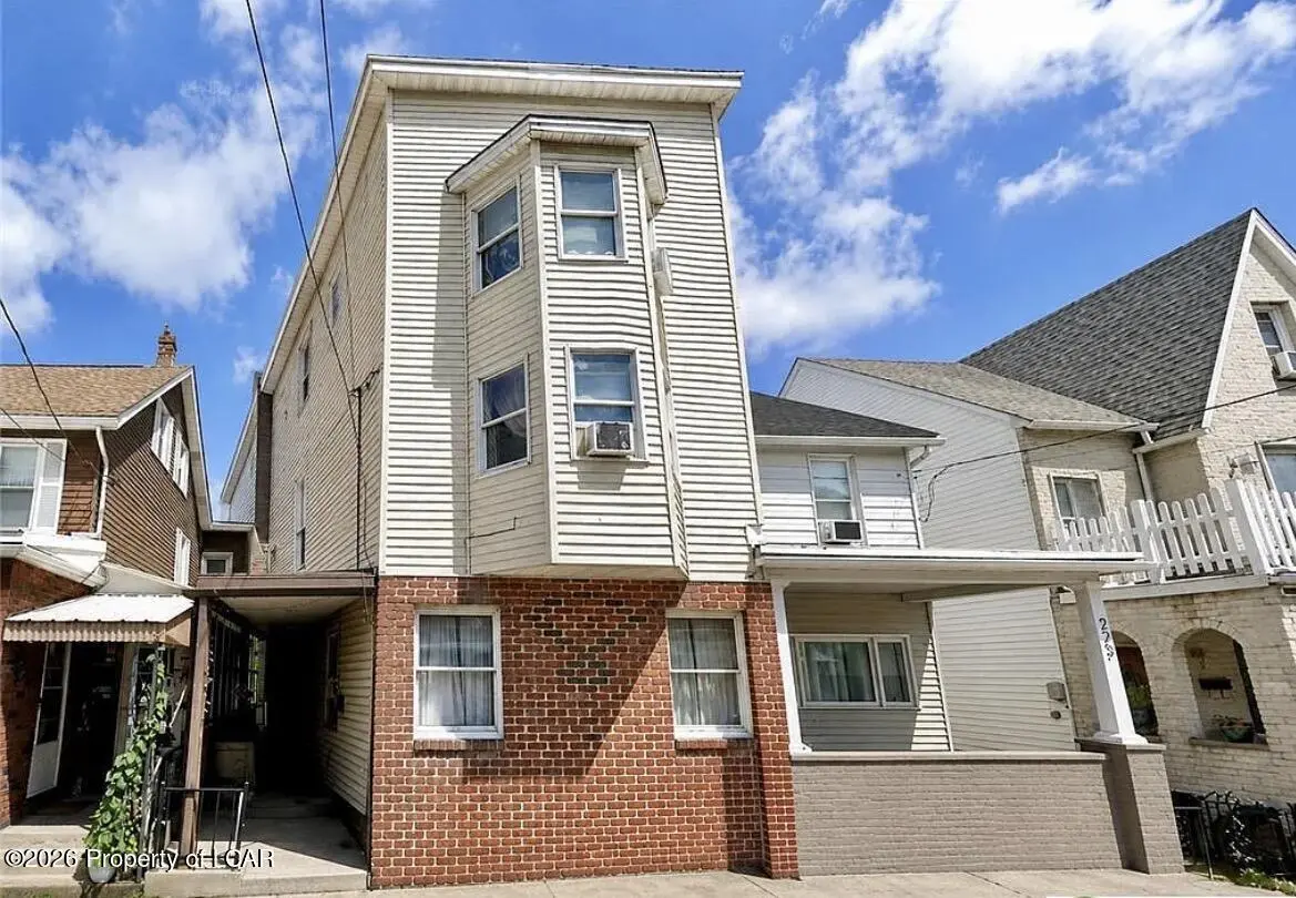 221 E Bertsch, Lansford in Lansford